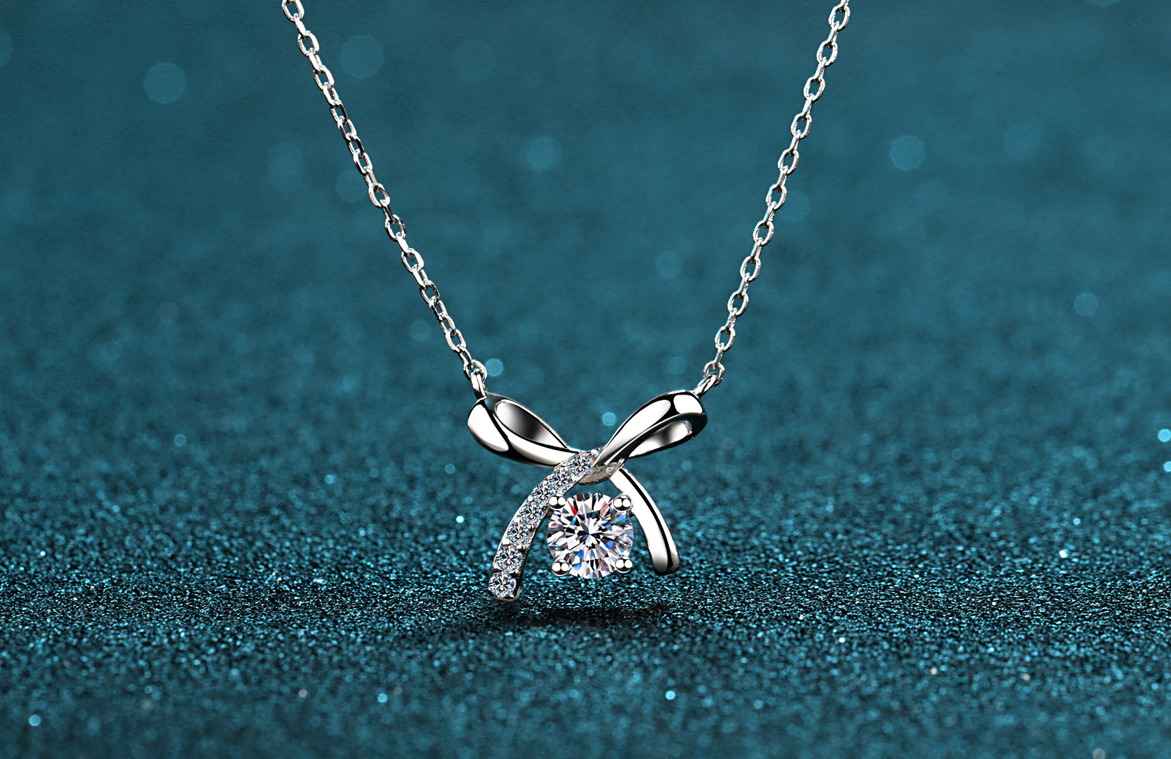 قلادة نسائية من 50 مخلبًا من الماس على شكل قوس من موزان سلسلة الترقوة