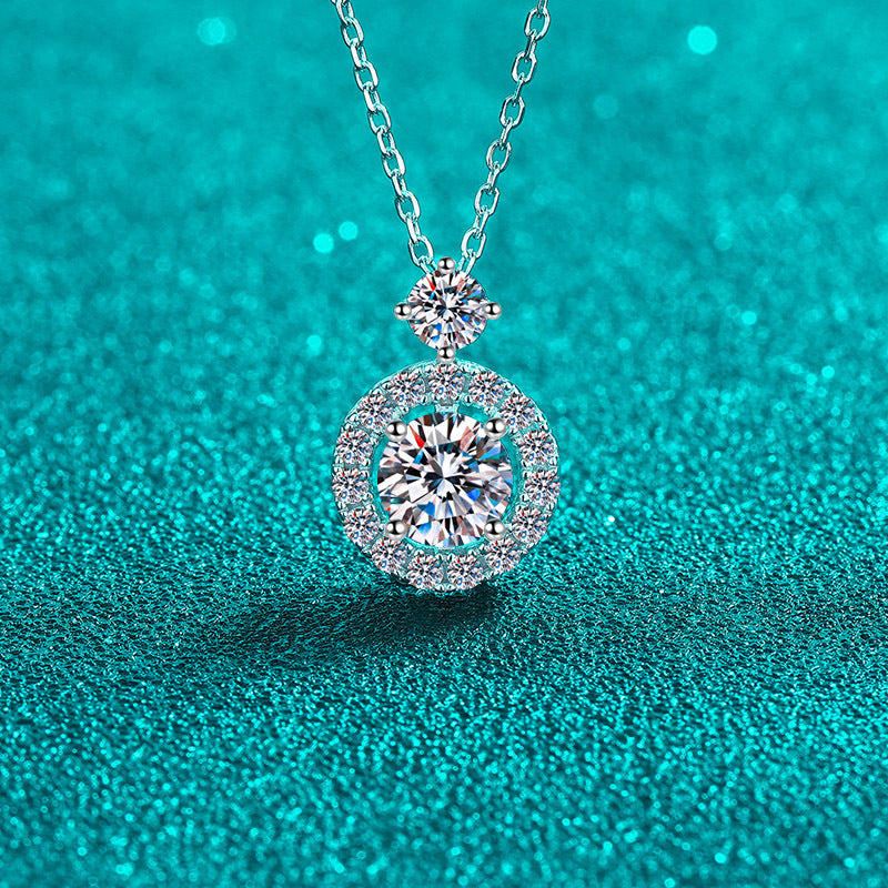 قلادة نسائية بسيطة من حجر الموزانيت الدائري المجوف