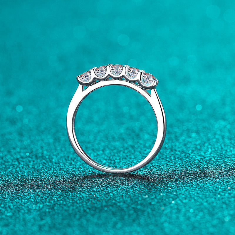 خاتم نسائي من الفضة الاسترلينية عيار 925 مطلي بالبلاتين ومزين بحجر الموزانيت عيار 950