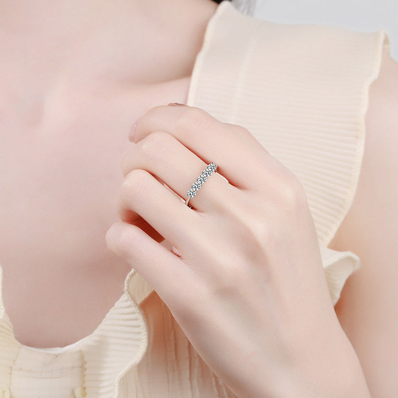 خاتم نسائي من الفضة الاسترلينية عيار 925 مطلي بالبلاتين ومزين بحجر الموزانيت عيار 950