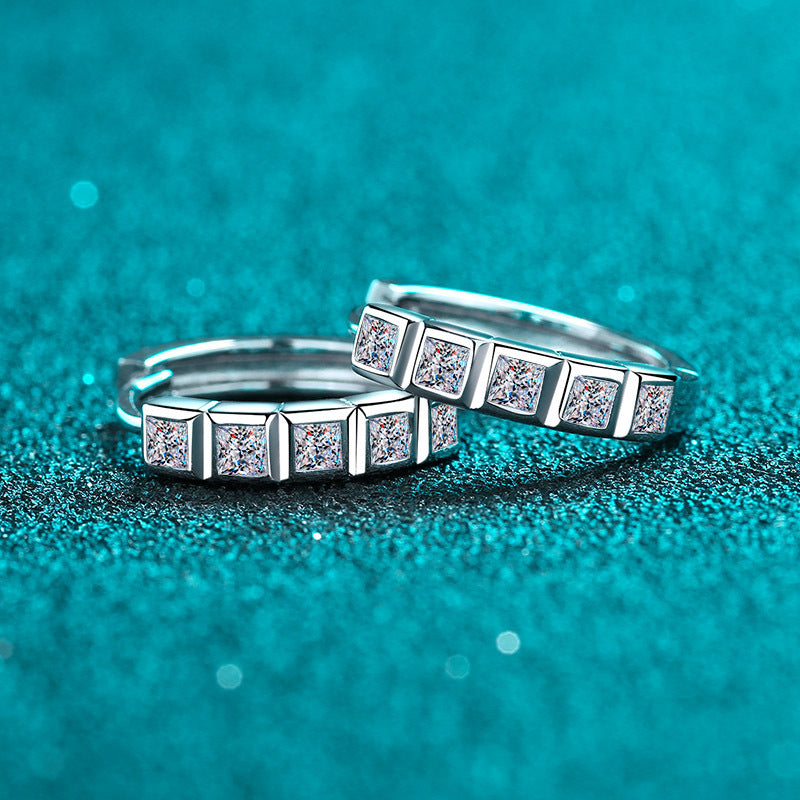 أقراط نسائية من الماس على شكل نصف دائرة مربعة من الموزانيت