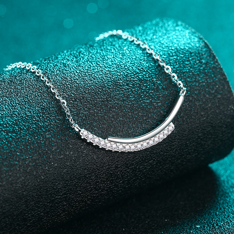 قلادة مويسانيتي نسائية بسلسلة خطية من الألماس مبتسمة بسيطة ورائعة