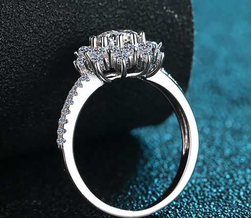 خاتم مويسانيت من الفضة الاسترلينية S925 للنساء