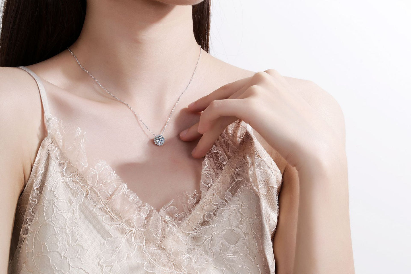 قلادة نسائية من حجر الموزانيت على شكل حقيبة دائرية على شكل نجمة وقمر وسلسلة ترقوة