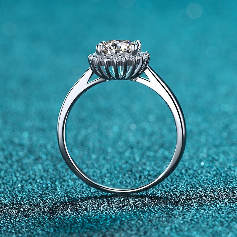 Ring Female Sunflower Moissanite Ring