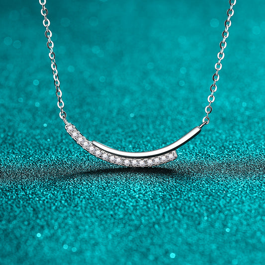 قلادة مويسانيتي نسائية بسلسلة خطية من الألماس مبتسمة بسيطة ورائعة