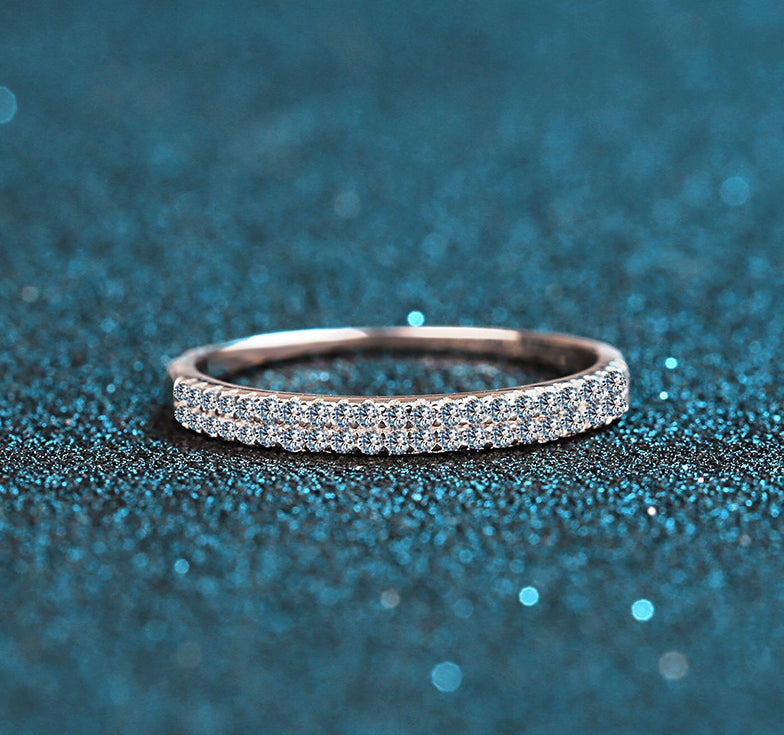 خاتم مطلي بالذهب PT950 مع 23 نقطة من حجر الموزانيت المزدوج الصفوف 