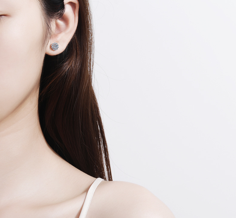 أقراط نسائية من حجر الموزانيت بأربعة مخالب وحقيبة دائرية