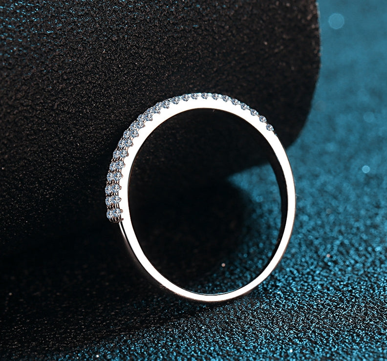 خاتم مطلي بالذهب PT950 مع 23 نقطة من حجر الموزانيت المزدوج الصفوف 